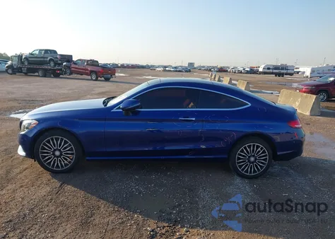 2017 Mercedes-Benz C 300 4Matic z USA, uszkodzony, nr VIN WDDWJ4KB1HF339605